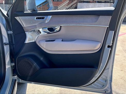 New 2026 Volvo XC90 T8 Ultra w/ Protection Package Premier AWD/4WD image 14