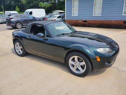 Used 2007 MAZDA MX-5 Miata Sport w/ Convenience Pkg RWD image 14