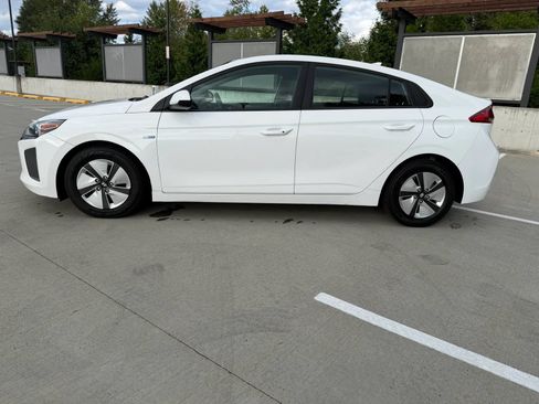 Used 2019 Hyundai Ioniq Blue FWD image 13