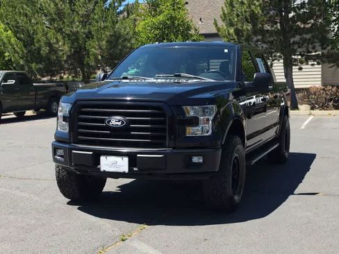 Used 2017 Ford F150 XLT w/ Equipment Group 302A Luxury AWD/4WD image 4