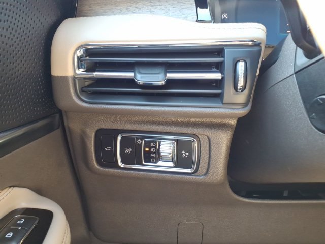 Used 2023 Lincoln Corsair Reserve w/ Equipment Group 201A AWD/4WD image 14