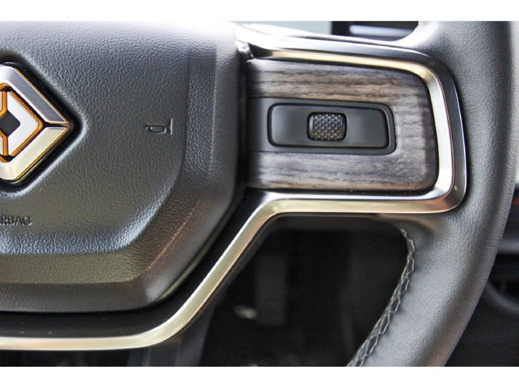Used 2026 Rivian R1S Adventure Dual AWD/4WD image 21