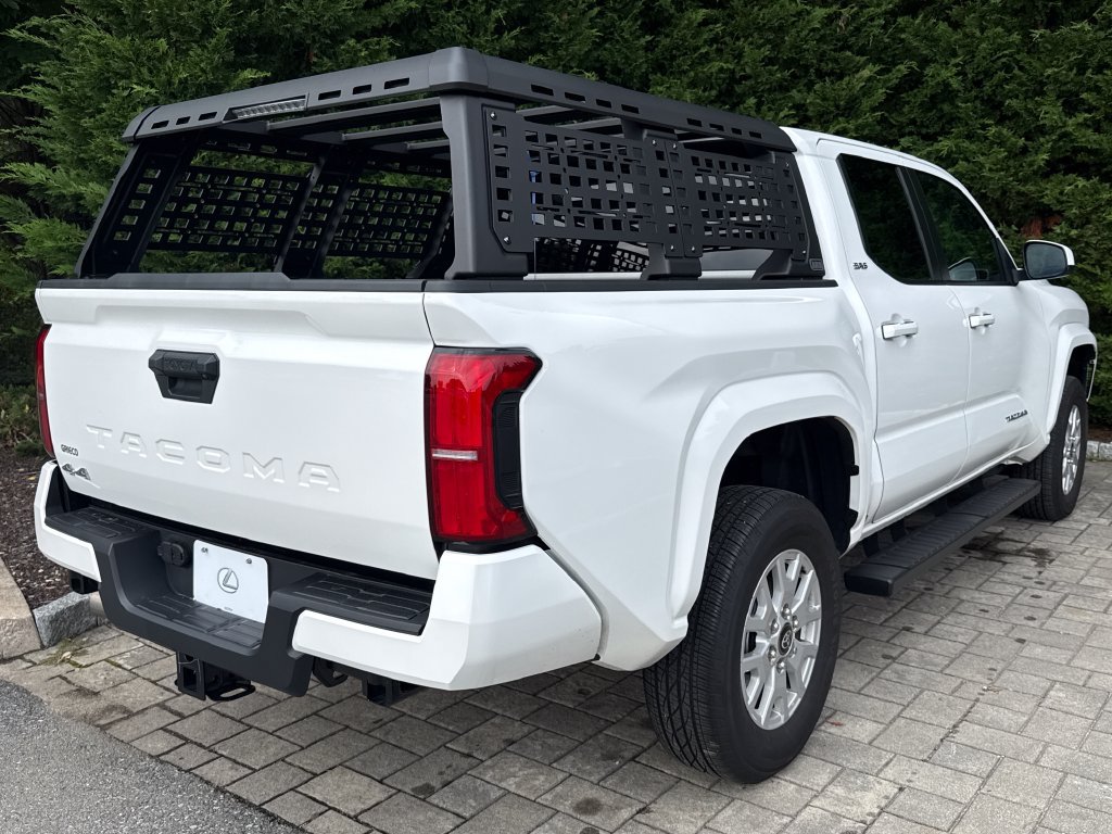 Used 2025 Toyota Tacoma SR5 AWD/4WD image 5