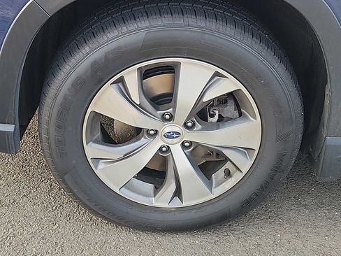 Used 2023 Subaru Ascent Premium w/ Convenience Package image 7