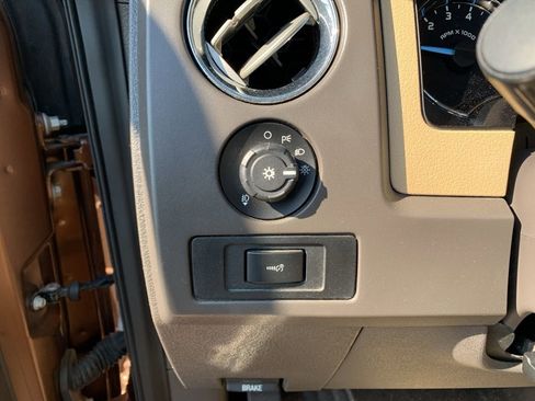 Used 2012 Ford F150 XLT w/ XLT Chrome Pkg image 25