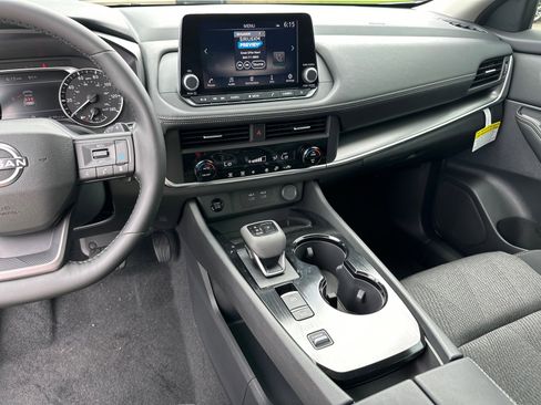New 2025 Nissan Rogue SV image 30
