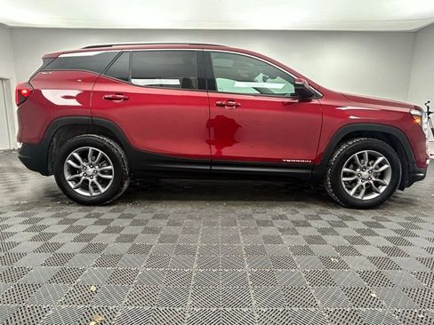 Used 2022 GMC Terrain SLT image 13