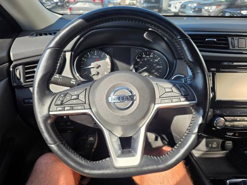 Used 2020 Nissan Rogue SV image 24