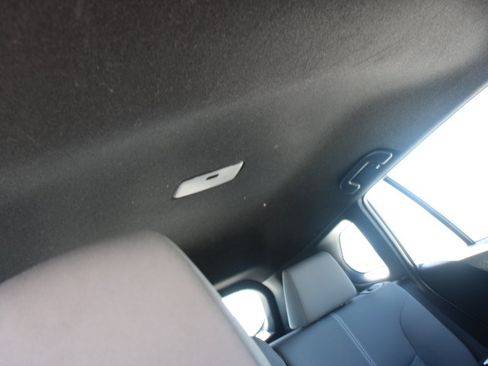 Used 2024 Toyota Corolla Cross AWD Hybrid image 19