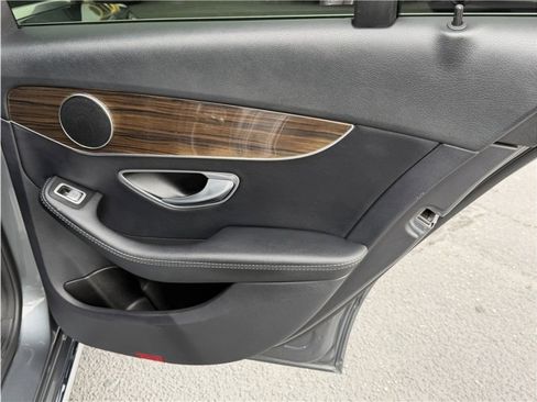 Used 2019 Mercedes-Benz C 300 Sedan image 24