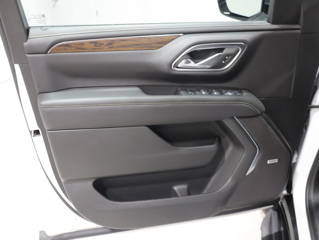 Used 2024 Chevrolet Tahoe Premier AWD/4WD image 14