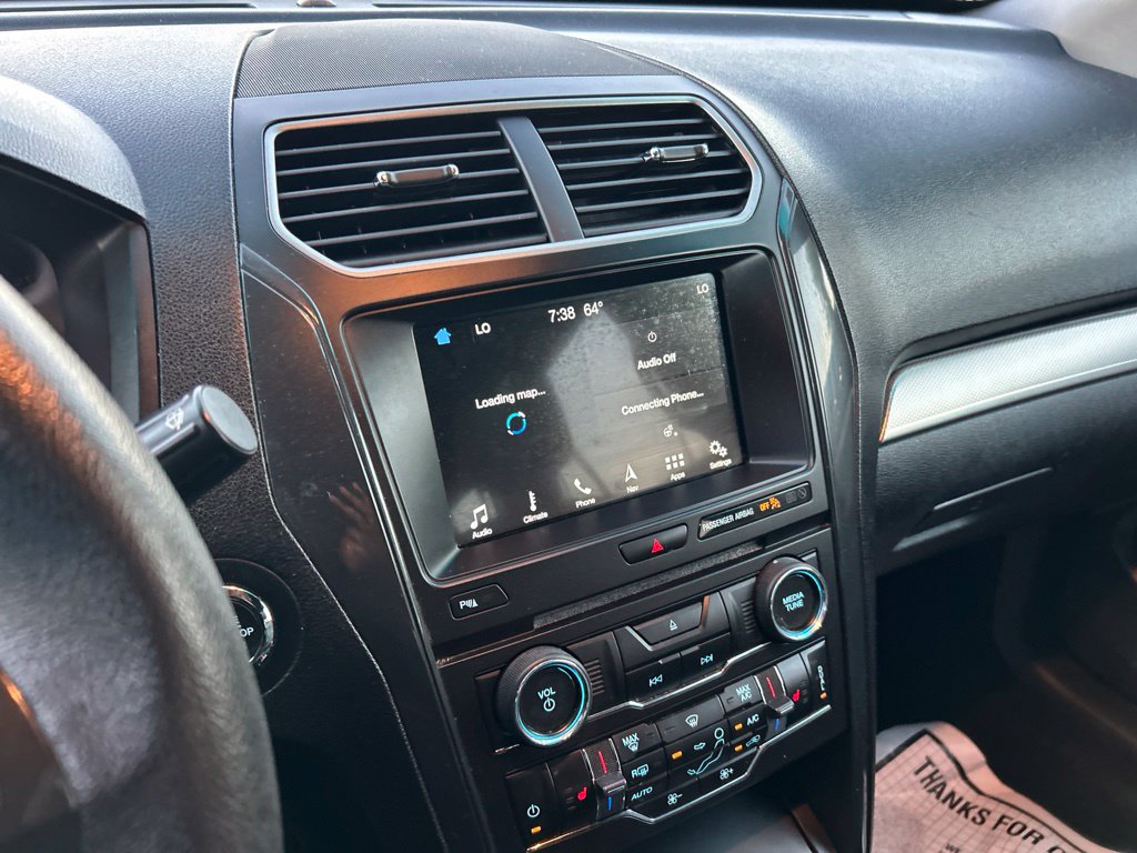 Used 2018 Ford Explorer XLT w/ Equipment Group 202A AWD/4WD image 7