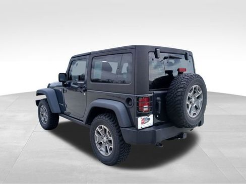 Used 2018 Jeep Wrangler Rubicon w/ Power Convenience Group image 3