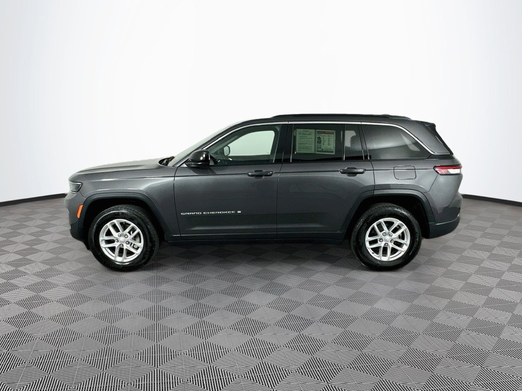 Certified 2025 Jeep Grand Cherokee Laredo X w/ Luxury Tech Group I AWD/4WD image 7