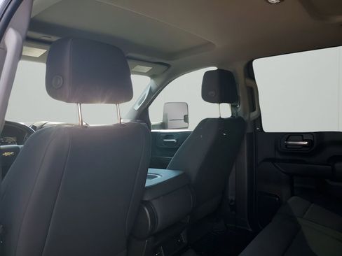 Used 2023 Chevrolet Silverado 2500 Custom w/ Custom Value Package image 18