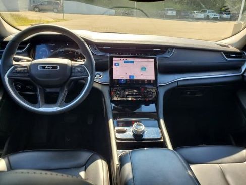 Used 2023 Jeep Grand Cherokee L Limited image 10