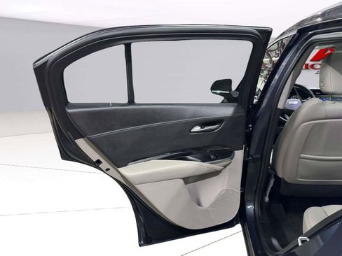 Used 2021 Cadillac XT4 Luxury w/ Cold Weather Package AWD/4WD image 46