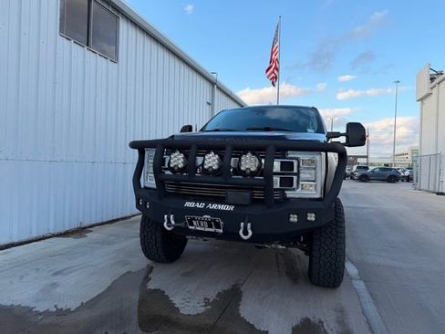 Used 2018 Ford F250 Limited w/ FX4 Off-Road Package image 3