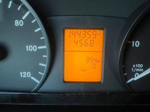 Used 2012 Mercedes-Benz Sprinter 2500 image 28