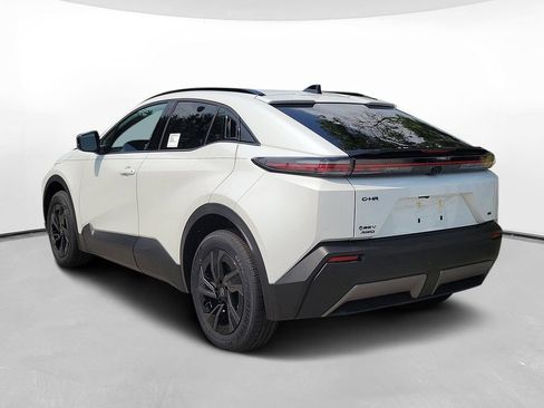 New 2026 Toyota C-HR w/ Cold Weather Package AWD/4WD image 6
