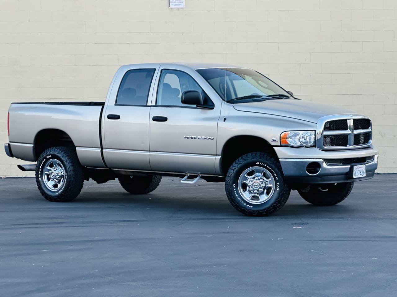 Used 2005 Dodge Ram 2500 Truck SLT w/ Trailer Tow Group AWD/4WD image 2