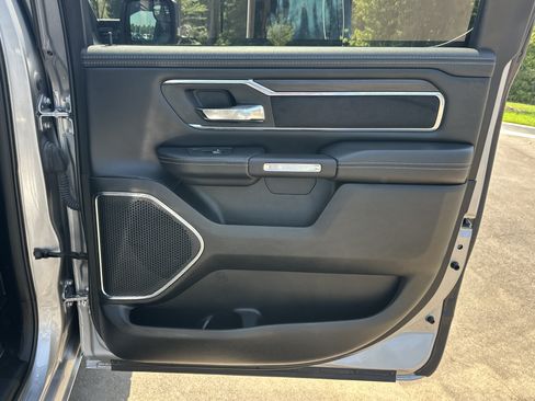 Used 2025 RAM 1500 Laramie AWD/4WD image 17
