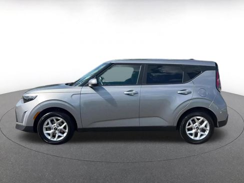 Used 2025 Kia Soul LX w/ LX Technology Package image 9