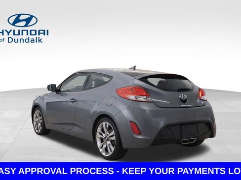 Used 2017 Hyundai Veloster Value Edition image 2