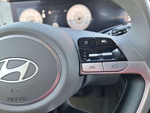 Used 2024 Hyundai Elantra SEL image 16