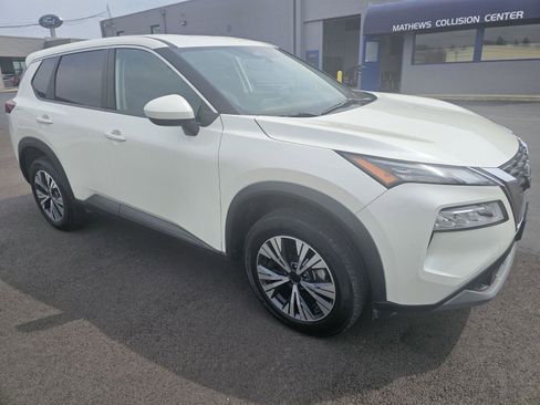 Used 2023 Nissan Rogue SV image 7
