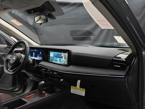 New 2025 Nissan Kicks SR w/ Illumination Package image 17