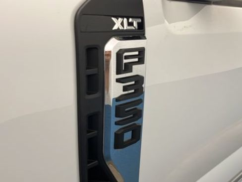 Used 2023 Ford F350 XLT AWD/4WD image 36