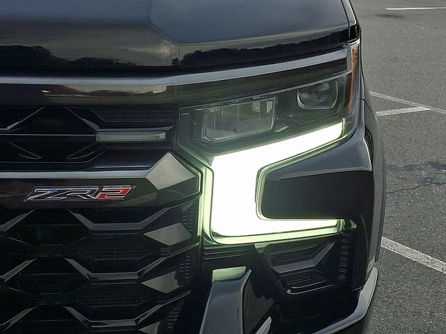 Used 2025 Chevrolet Silverado 1500 ZR2 w/ Technology Package AWD/4WD image 9