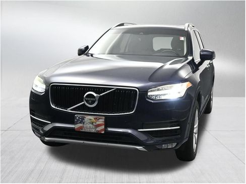 Used 2017 Volvo XC90 T6 Momentum w/ Vision Package AWD/4WD image 8
