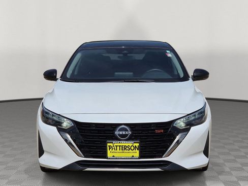 Used 2025 Nissan Sentra SR FWD image 2