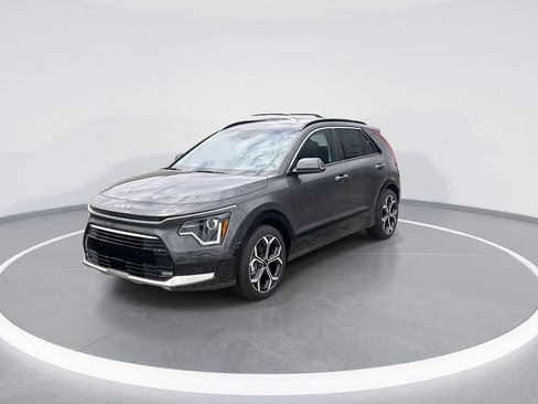 Used 2025 Kia Niro EX Touring FWD image 3