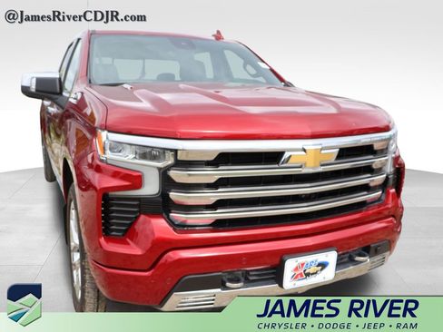 Used 2023 Chevrolet Silverado 1500 High Country w/ Technology Package AWD/4WD image 17