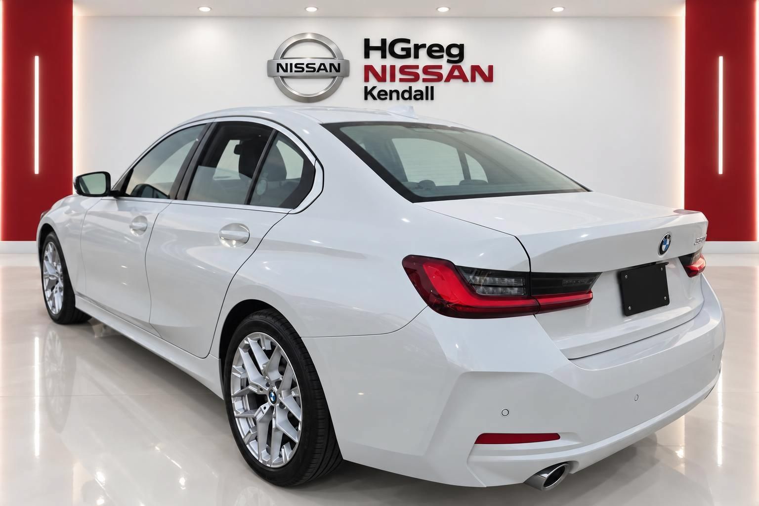 Used 2026 BMW 330i Sedan RWD image 2