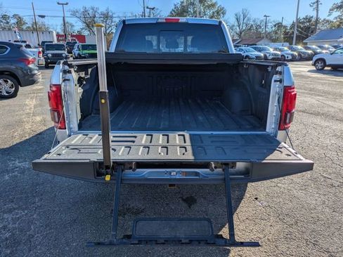 Used 2017 Ford F150 Platinum w/ Equipment Group 701A Luxury image 13