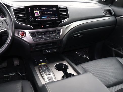 Used 2024 Honda Passport EX-L image 11