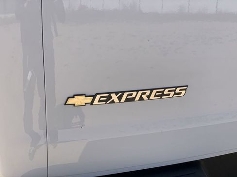 New 2026 Chevrolet Express 2500 w/ Driver Convenience Package RWD image 30
