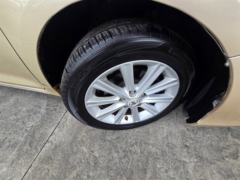 Used 2012 Toyota Camry XLE image 32