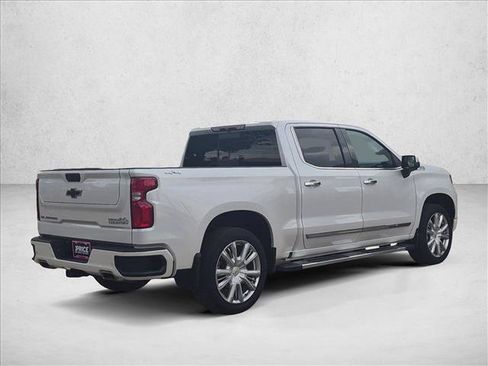 Used 2022 Chevrolet Silverado 1500 High Country w/ High Country Premium Package AWD/4WD image 5