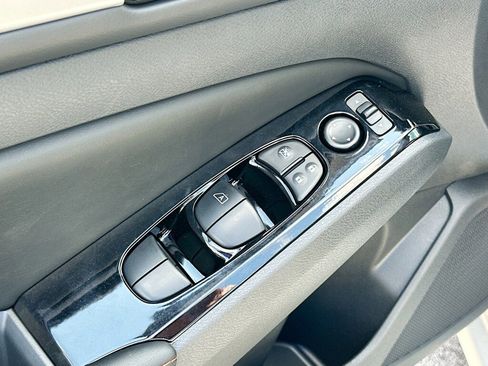 New 2025 Nissan Altima 2.5 SR image 7