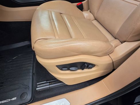 Used 2022 Porsche Cayenne AWD/4WD image 12