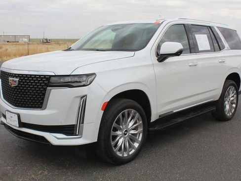 Used 2022 Cadillac Escalade Premium Luxury w/ LPO, Floor Liner Package AWD/4WD image 10