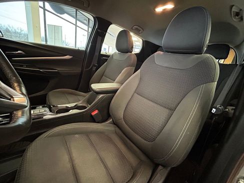 Used 2022 Chevrolet Bolt EUV LT w/ Comfort Package image 14