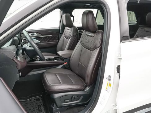 Certified 2025 Ford Explorer Platinum w/ Ultimate Package AWD/4WD image 11