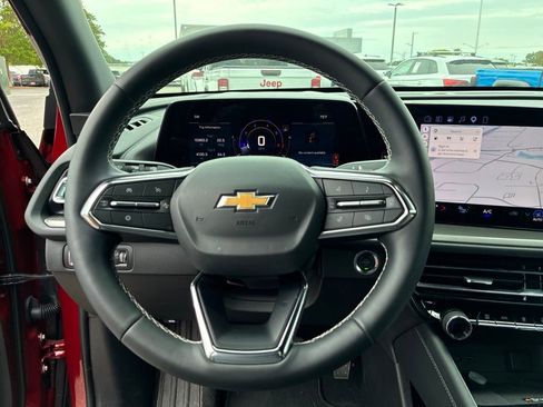 Used 2026 Chevrolet Traverse LT AWD/4WD image 26