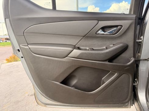 Used 2020 Chevrolet Traverse LT AWD/4WD image 21